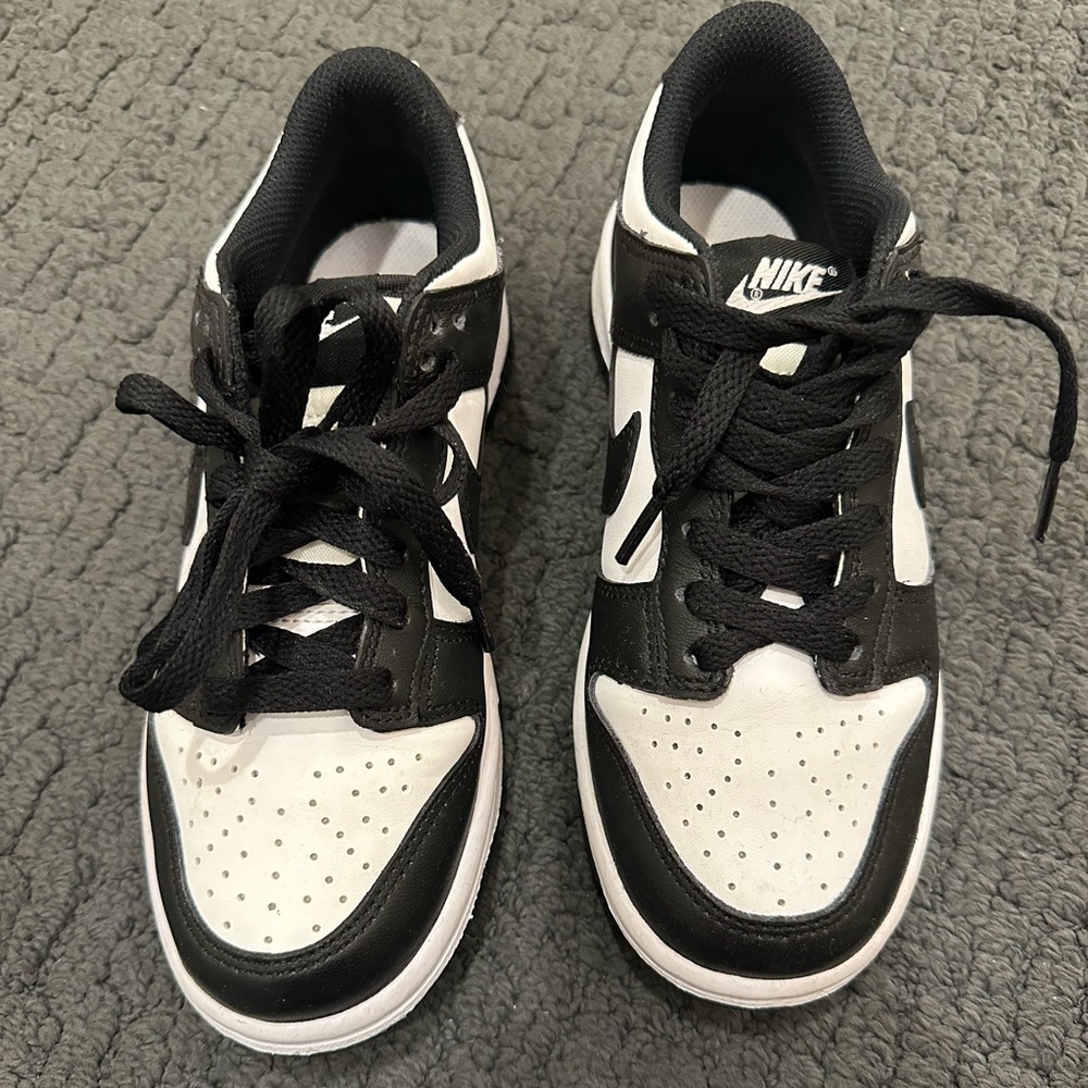 Nike kids grade school dunk low shoes
